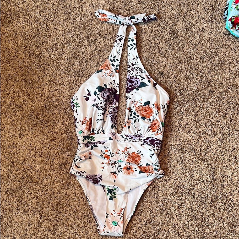 Cupshe White and Purple One Piece Swimsuit Halter Style